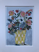 Load image into Gallery viewer, Yellow vase

